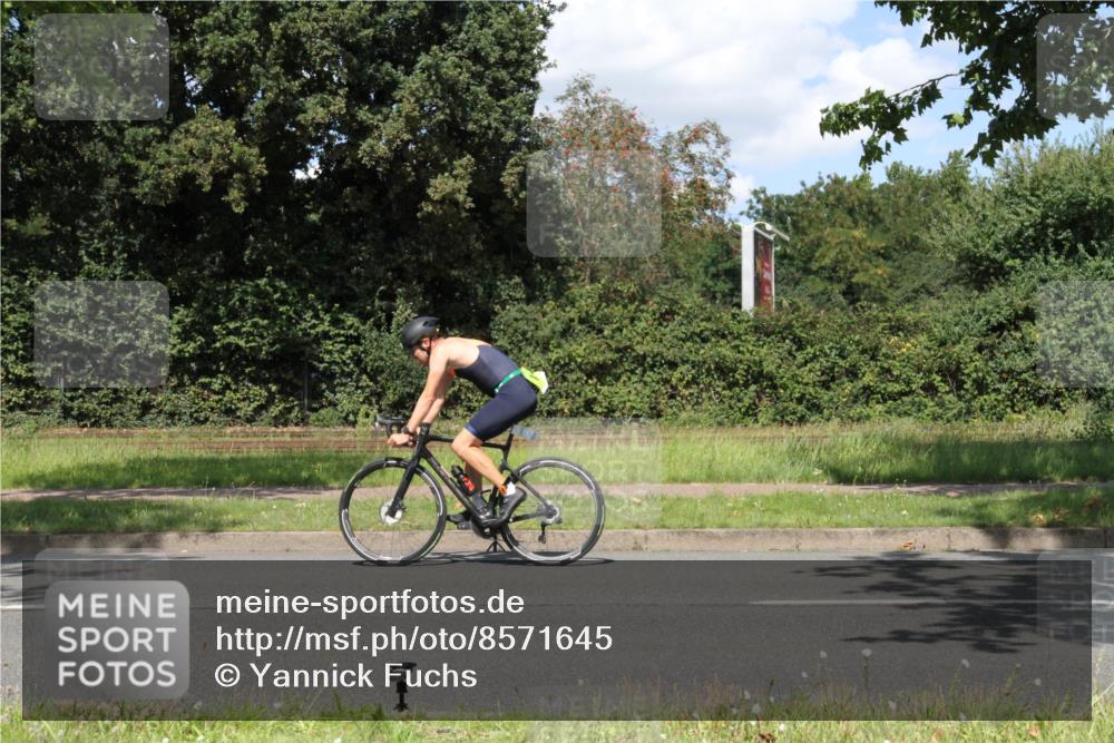 10.08.2025 - GEWOBA Citytriathlon Bremen Yannick Fuchs http://msf.ph/oto/8571645 10.08.2025 14:36:36 Radfahren 20, 24, 41, 46, 91, 123, 136, 255, 285, 391, 521 meine-sportfotos.de