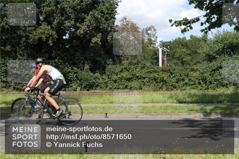 10.08.2025 - GEWOBA Citytriathlon Bremen Yannick Fuchs http://msf.ph/oto/8571650 10.08.2025 14:36:42 Radfahren 24, 41, 46, 123, 136, 227, 285, 314, 391, 521 meine-sportfotos.de