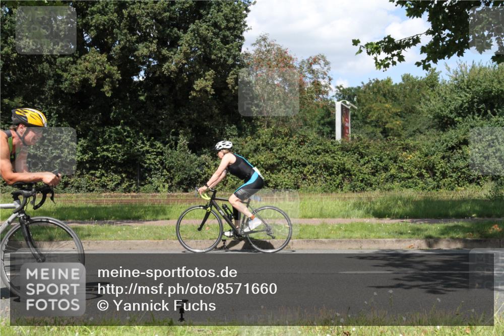 10.08.2025 - GEWOBA Citytriathlon Bremen Yannick Fuchs http://msf.ph/oto/8571660 10.08.2025 14:36:52 Radfahren 24, 41, 46, 106, 123, 136, 227, 239, 240, 263, 314, 521 meine-sportfotos.de