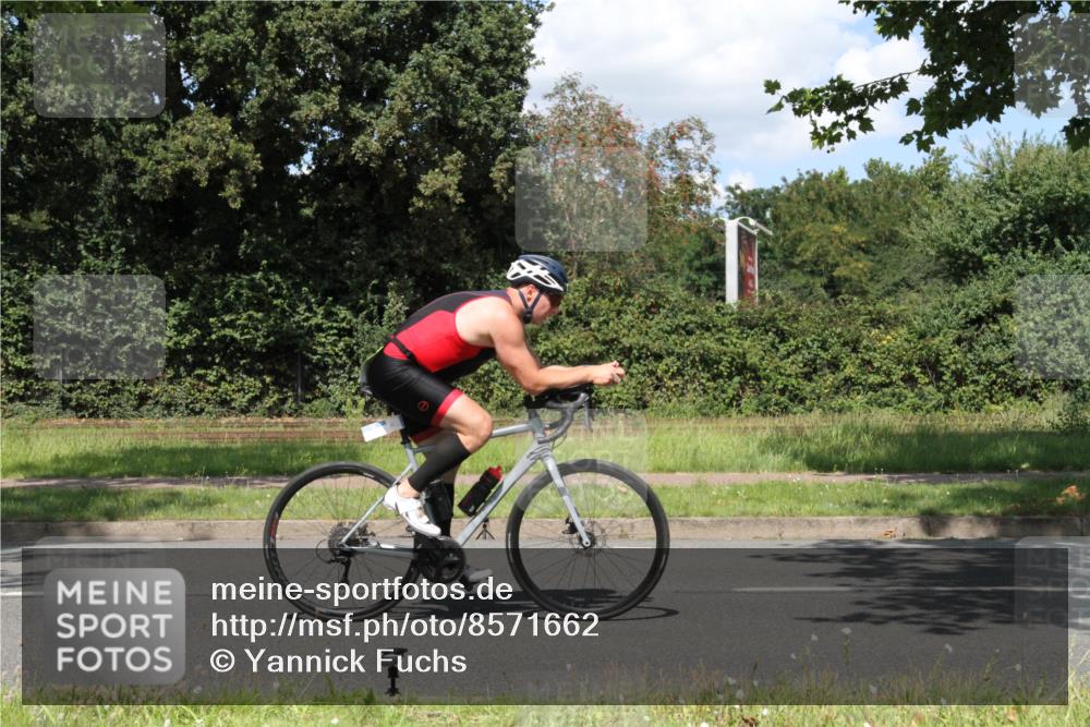10.08.2025 - GEWOBA Citytriathlon Bremen Yannick Fuchs http://msf.ph/oto/8571662 10.08.2025 14:36:53 Radfahren 24, 41, 46, 106, 123, 136, 227, 239, 240, 257, 263, 314, 521 meine-sportfotos.de