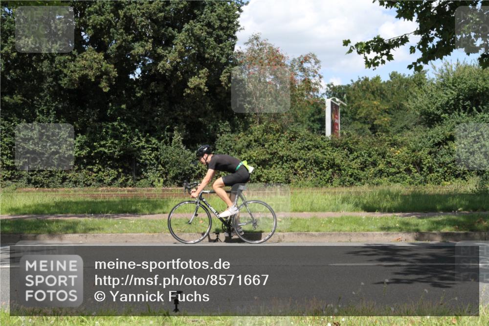 10.08.2025 - GEWOBA Citytriathlon Bremen Yannick Fuchs http://msf.ph/oto/8571667 10.08.2025 14:37:00 Radfahren 57, 78, 106, 164, 227, 239, 240, 256, 257, 263, 314 meine-sportfotos.de