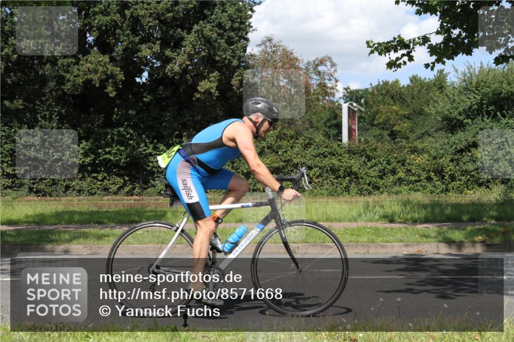 10.08.2025 - GEWOBA Citytriathlon Bremen Yannick Fuchs http://msf.ph/oto/8571668 10.08.2025 14:37:04 Radfahren 57, 78, 106, 121, 164, 227, 239, 240, 256, 257, 263, 314 meine-sportfotos.de