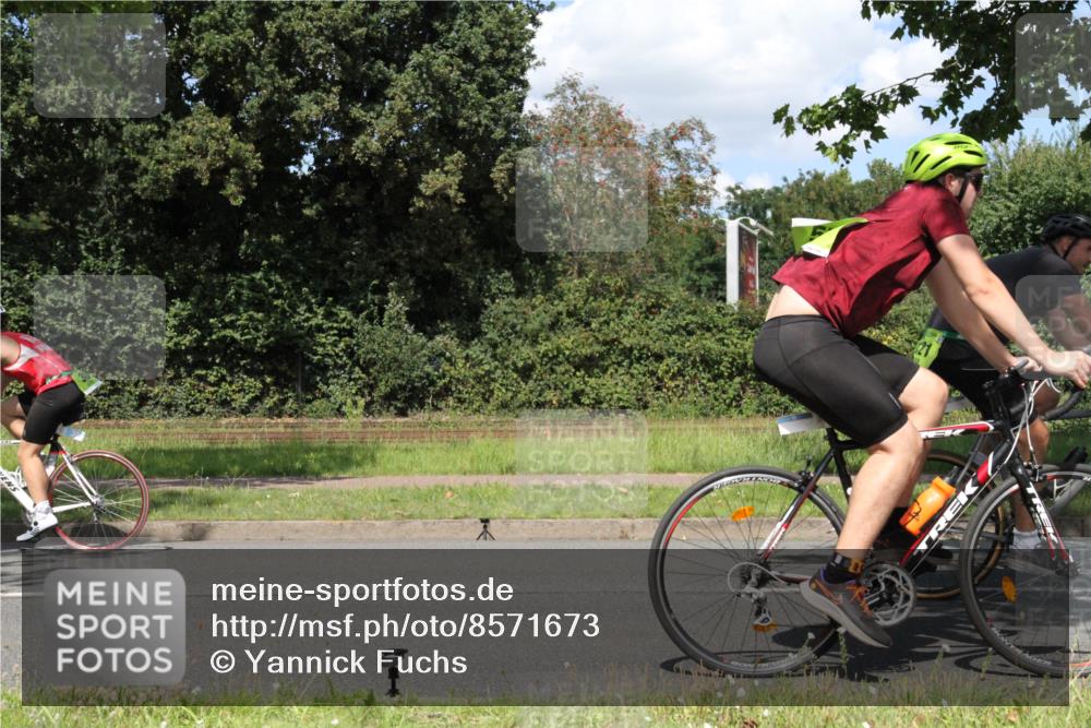 10.08.2025 - GEWOBA Citytriathlon Bremen Yannick Fuchs http://msf.ph/oto/8571673 10.08.2025 14:37:11 Radfahren 57, 78, 106, 121, 164, 201, 240, 256, 257, 512 meine-sportfotos.de