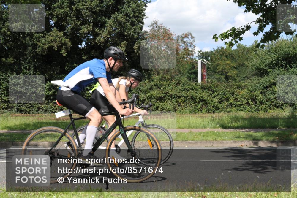10.08.2025 - GEWOBA Citytriathlon Bremen Yannick Fuchs http://msf.ph/oto/8571674 10.08.2025 14:37:12 Radfahren 57, 78, 106, 121, 164, 201, 240, 256, 257, 512 meine-sportfotos.de