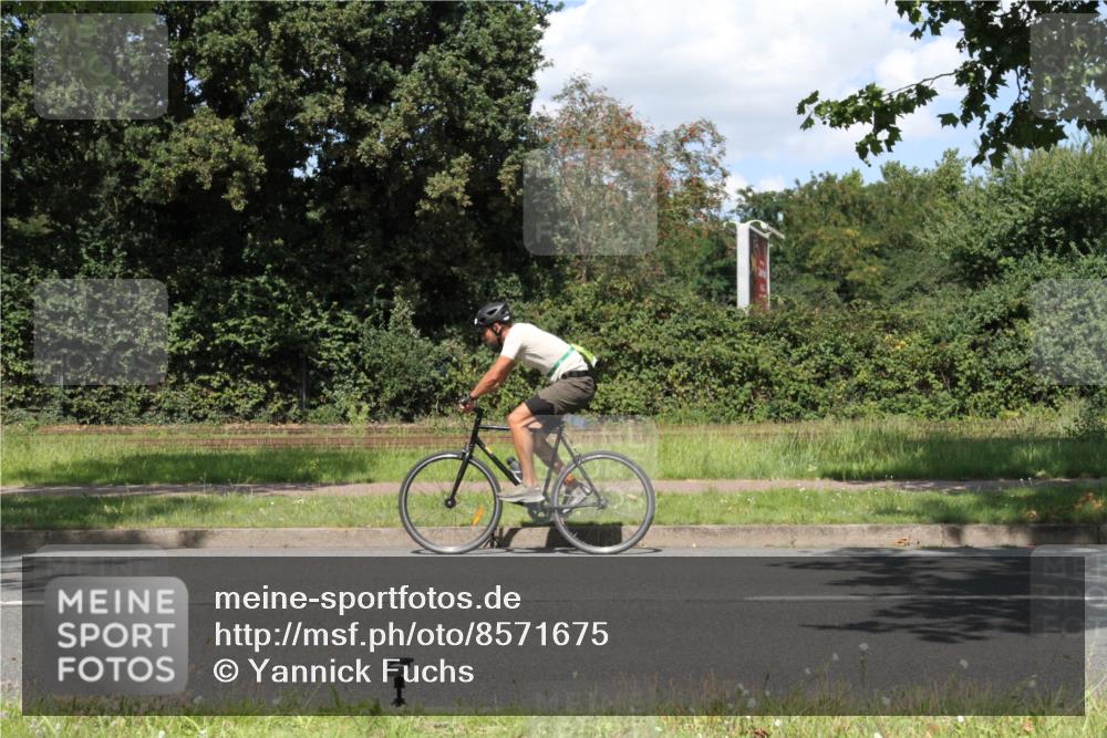 10.08.2025 - GEWOBA Citytriathlon Bremen Yannick Fuchs http://msf.ph/oto/8571675 10.08.2025 14:37:13 Radfahren 57, 78, 121, 164, 201, 240, 256, 257, 512 meine-sportfotos.de