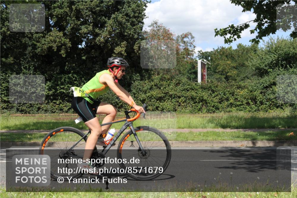 10.08.2025 - GEWOBA Citytriathlon Bremen Yannick Fuchs http://msf.ph/oto/8571679 10.08.2025 14:37:21 Radfahren 57, 58, 78, 121, 164, 197, 201, 254, 287, 512 meine-sportfotos.de