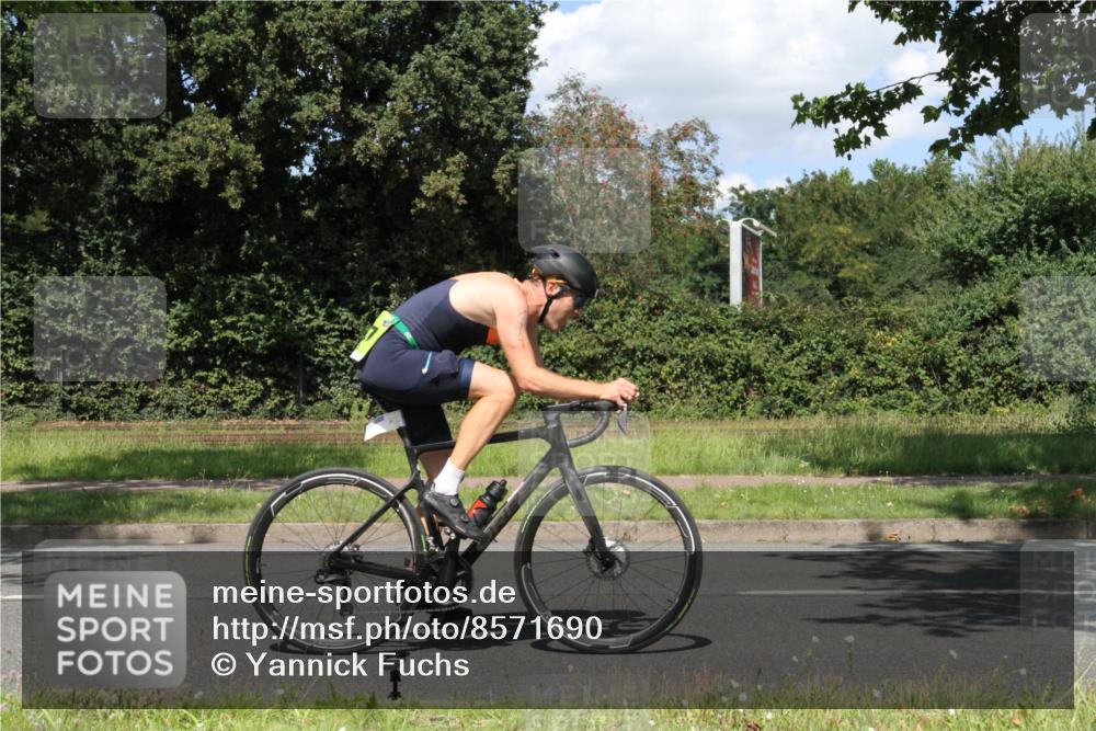 10.08.2025 - GEWOBA Citytriathlon Bremen Yannick Fuchs http://msf.ph/oto/8571690 10.08.2025 14:37:28 Radfahren 58, 116, 197, 201, 254, 287, 290, 512 meine-sportfotos.de