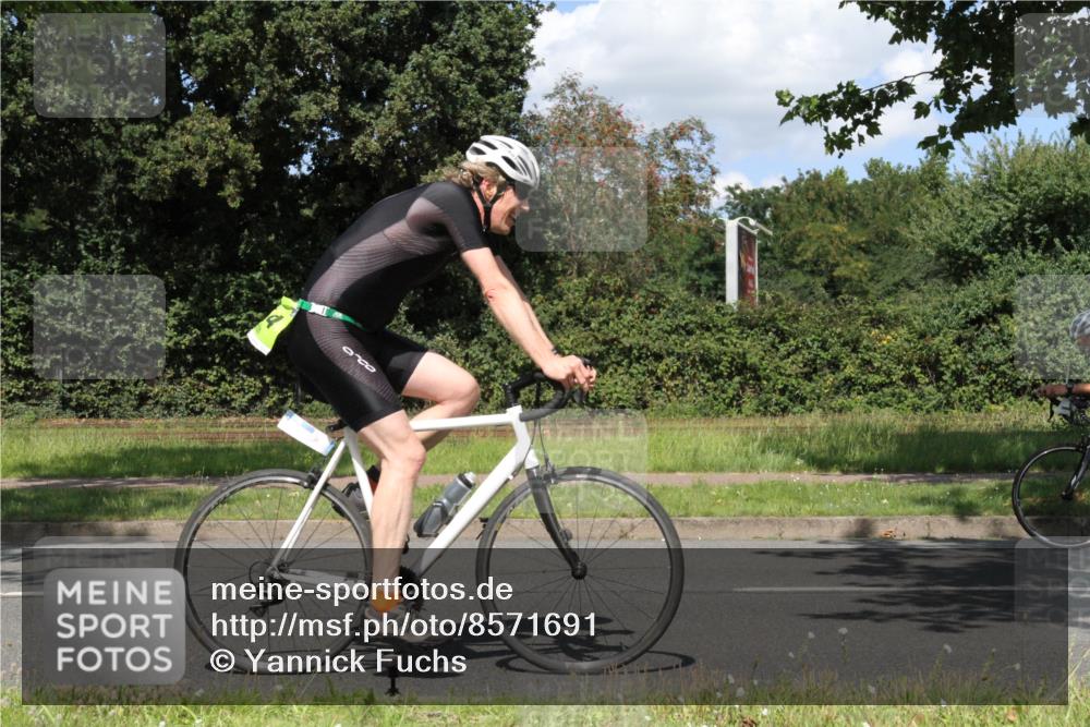 10.08.2025 - GEWOBA Citytriathlon Bremen Yannick Fuchs http://msf.ph/oto/8571691 10.08.2025 14:37:28 Radfahren 58, 116, 197, 201, 254, 287, 290, 512 meine-sportfotos.de