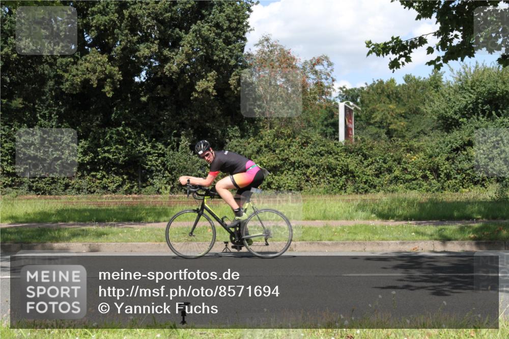 10.08.2025 - GEWOBA Citytriathlon Bremen Yannick Fuchs http://msf.ph/oto/8571694 10.08.2025 14:37:30 Radfahren 58, 63, 116, 197, 201, 254, 287, 290, 512 meine-sportfotos.de