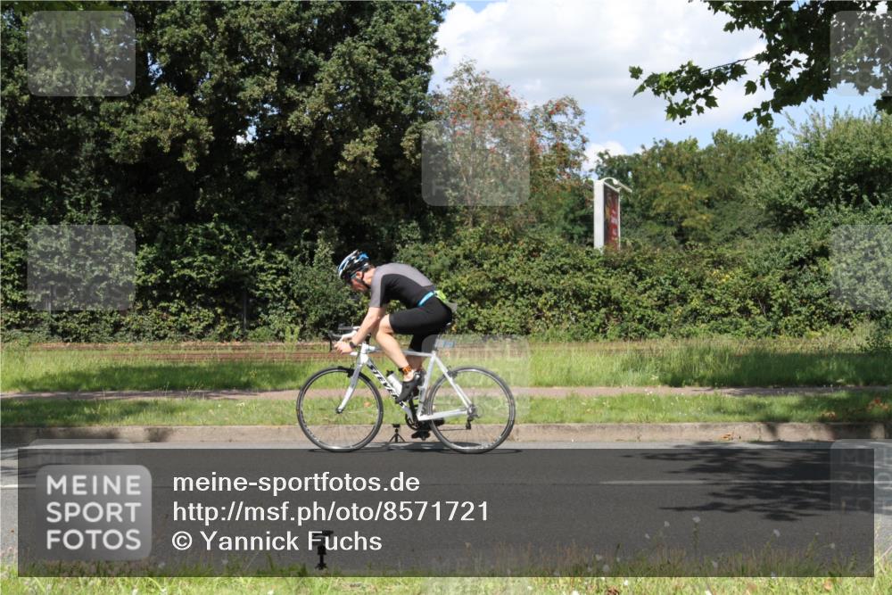 10.08.2025 - GEWOBA Citytriathlon Bremen Yannick Fuchs http://msf.ph/oto/8571721 10.08.2025 14:37:42 Radfahren 4, 58, 63, 116, 170, 191, 197, 254, 287, 290 meine-sportfotos.de
