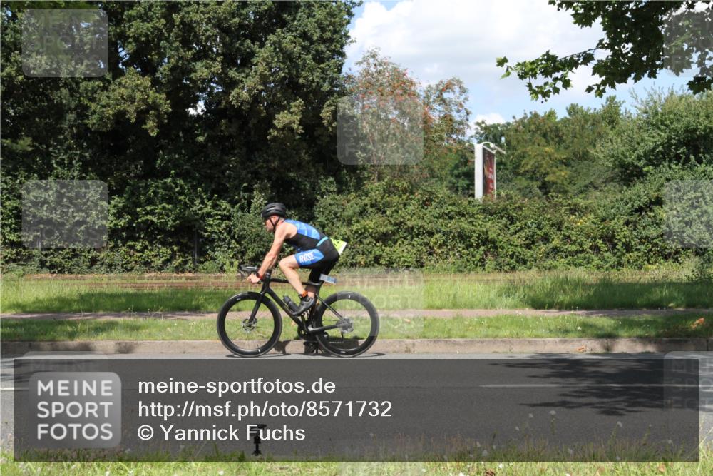 10.08.2025 - GEWOBA Citytriathlon Bremen Yannick Fuchs http://msf.ph/oto/8571732 10.08.2025 14:37:50 Radfahren 4, 63, 75, 116, 170, 191, 528 meine-sportfotos.de