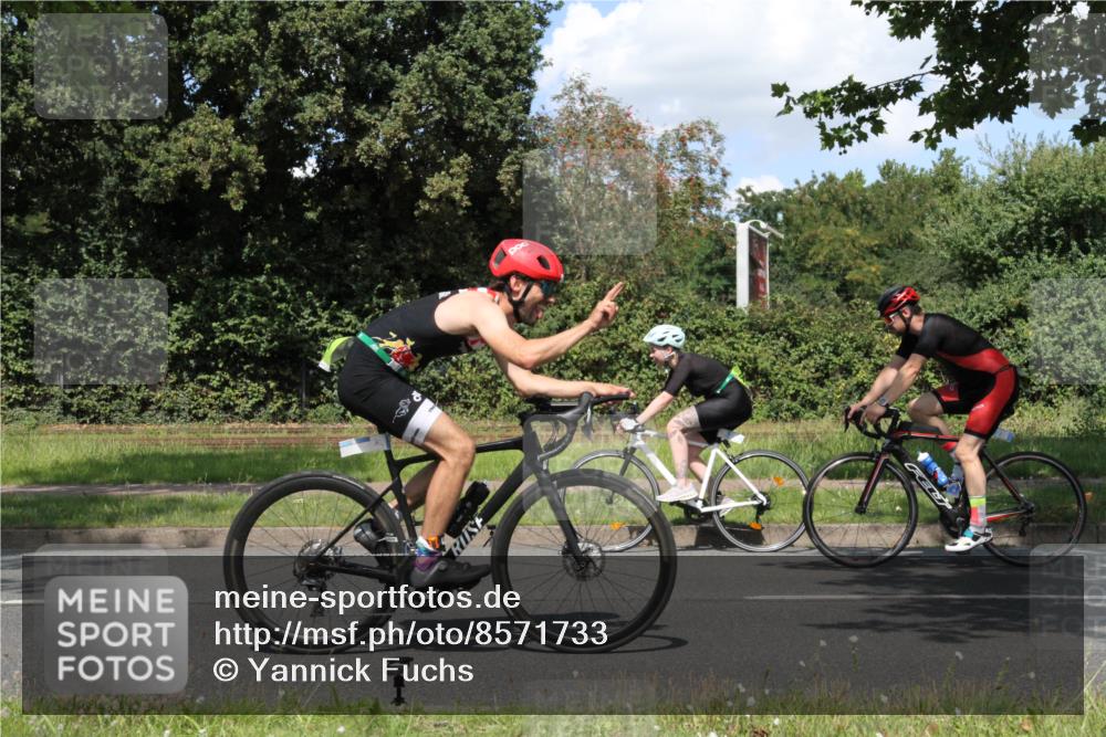 10.08.2025 - GEWOBA Citytriathlon Bremen Yannick Fuchs http://msf.ph/oto/8571733 10.08.2025 14:37:52 Radfahren 4, 63, 75, 170, 191, 528 meine-sportfotos.de