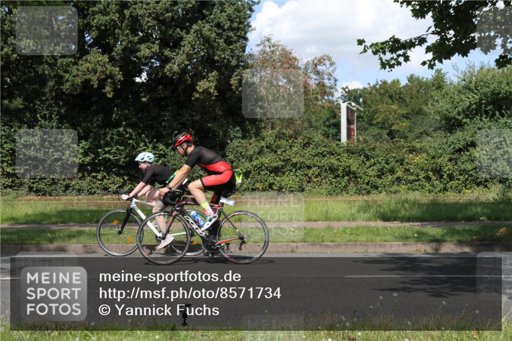 10.08.2025 - GEWOBA Citytriathlon Bremen Yannick Fuchs http://msf.ph/oto/8571734 10.08.2025 14:37:52 Radfahren 4, 63, 75, 170, 191, 528 meine-sportfotos.de
