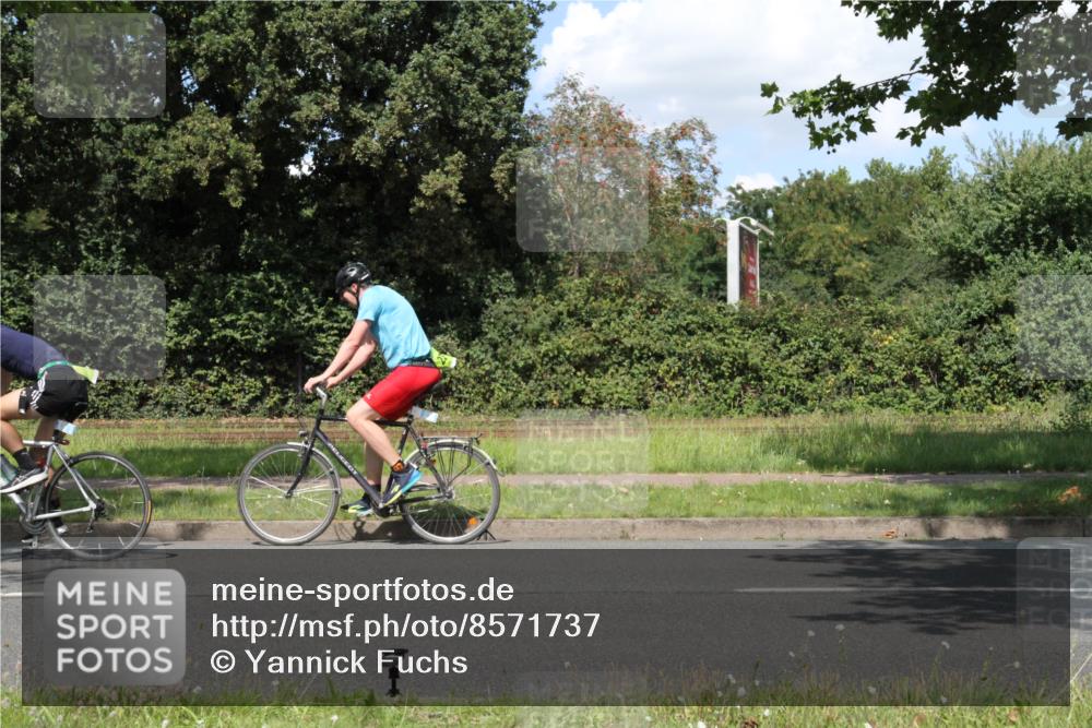 10.08.2025 - GEWOBA Citytriathlon Bremen Yannick Fuchs http://msf.ph/oto/8571737 10.08.2025 14:37:57 Radfahren 30, 75, 147, 170, 191, 528 meine-sportfotos.de
