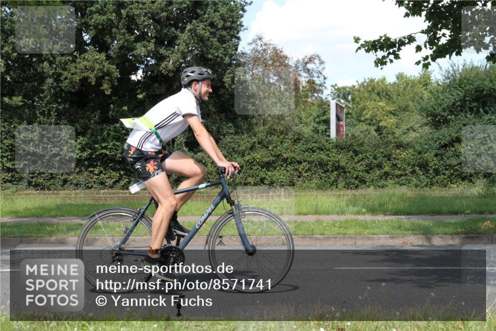 10.08.2025 - GEWOBA Citytriathlon Bremen Yannick Fuchs http://msf.ph/oto/8571741 10.08.2025 14:38:06 Radfahren 30, 54, 75, 81, 147, 152, 528 meine-sportfotos.de