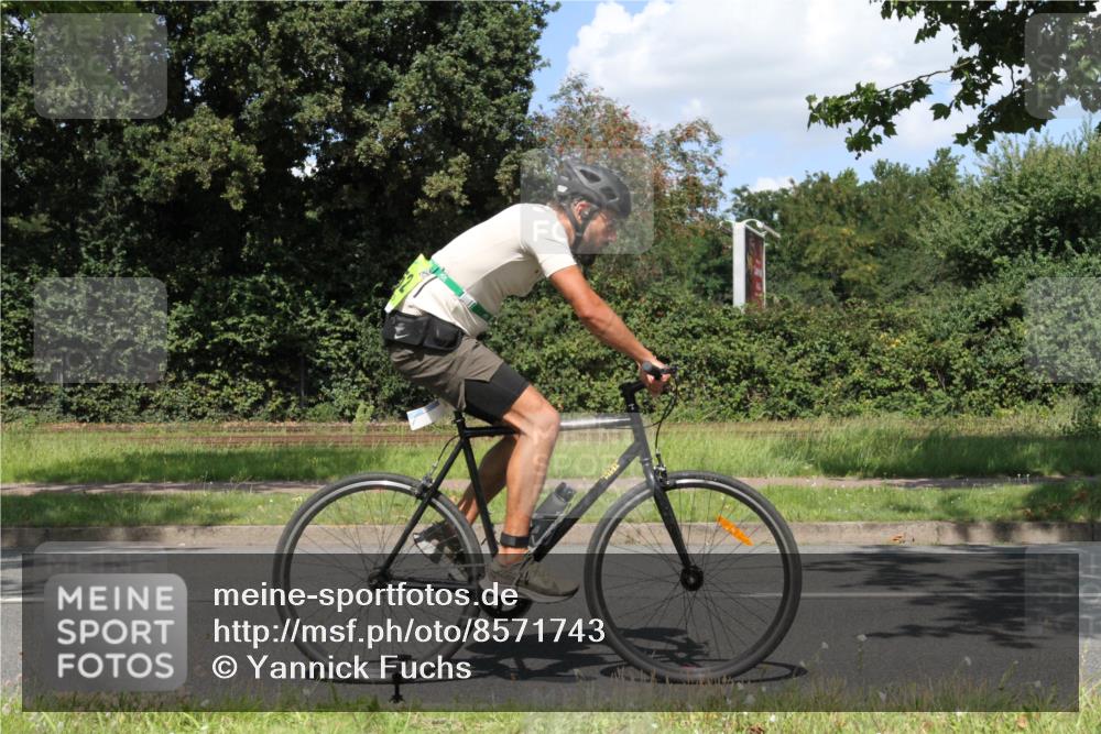 10.08.2025 - GEWOBA Citytriathlon Bremen Yannick Fuchs http://msf.ph/oto/8571743 10.08.2025 14:38:14 Radfahren 30, 54, 81, 147, 152, 162 meine-sportfotos.de