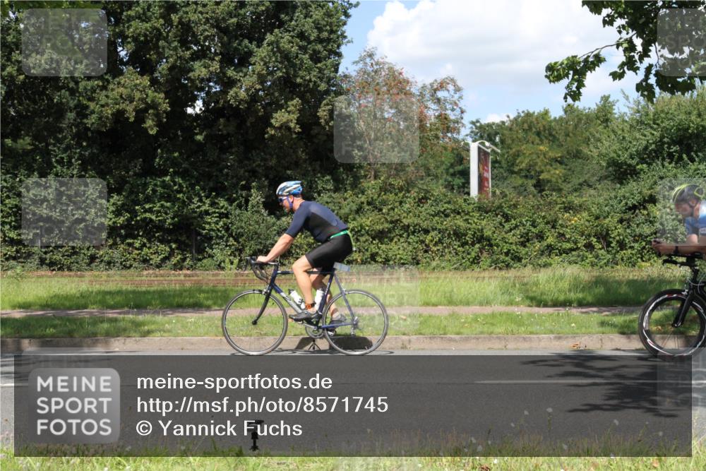 10.08.2025 - GEWOBA Citytriathlon Bremen Yannick Fuchs http://msf.ph/oto/8571745 10.08.2025 14:38:18 Radfahren 30, 54, 81, 147, 152, 162, 295 meine-sportfotos.de