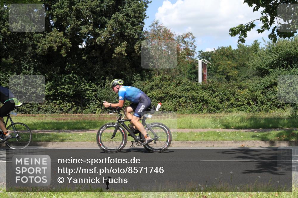 10.08.2025 - GEWOBA Citytriathlon Bremen Yannick Fuchs http://msf.ph/oto/8571746 10.08.2025 14:38:18 Radfahren 30, 54, 81, 147, 152, 162, 295 meine-sportfotos.de