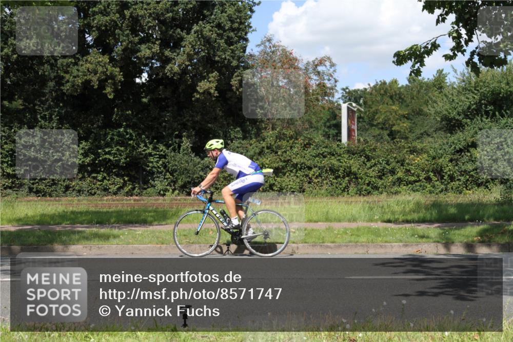 10.08.2025 - GEWOBA Citytriathlon Bremen Yannick Fuchs http://msf.ph/oto/8571747 10.08.2025 14:38:20 Radfahren 30, 54, 81, 152, 162, 295 meine-sportfotos.de
