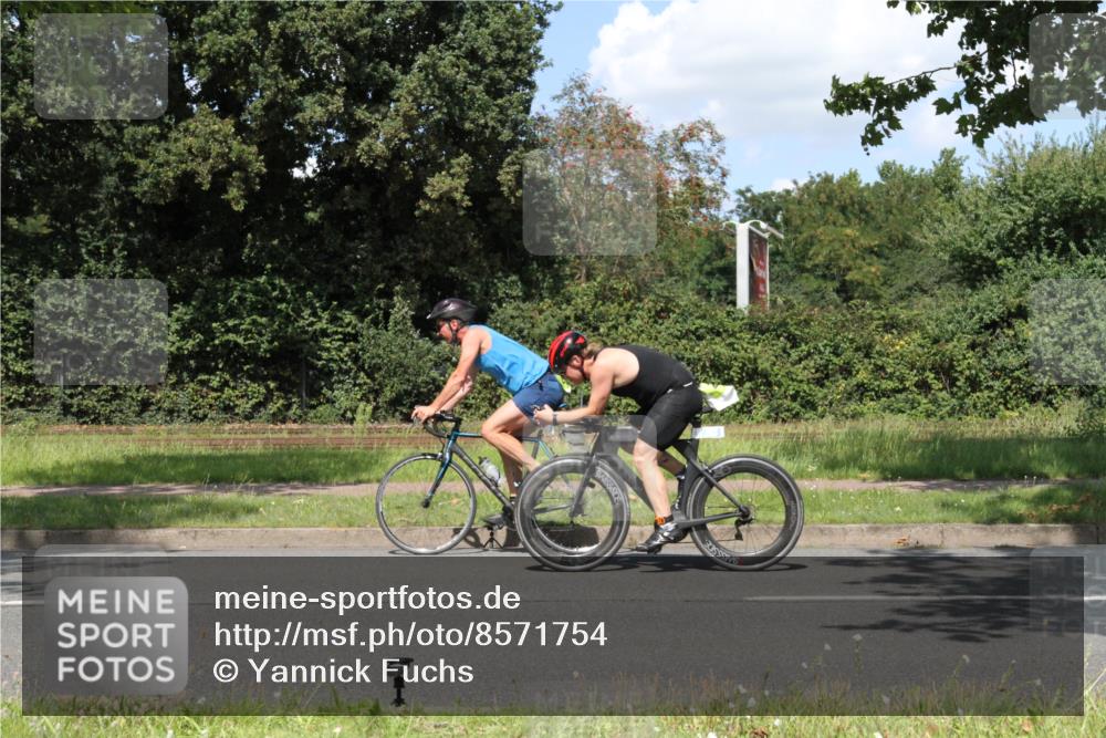 10.08.2025 - GEWOBA Citytriathlon Bremen Yannick Fuchs http://msf.ph/oto/8571754 10.08.2025 14:38:28 Radfahren 50, 51, 54, 162, 195, 295 meine-sportfotos.de