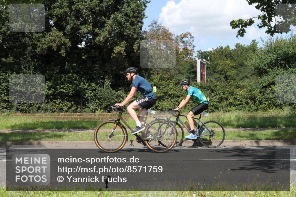 10.08.2025 - GEWOBA Citytriathlon Bremen Yannick Fuchs http://msf.ph/oto/8571759 10.08.2025 14:38:33 Radfahren 50, 51, 162, 195, 216, 295, 312 meine-sportfotos.de