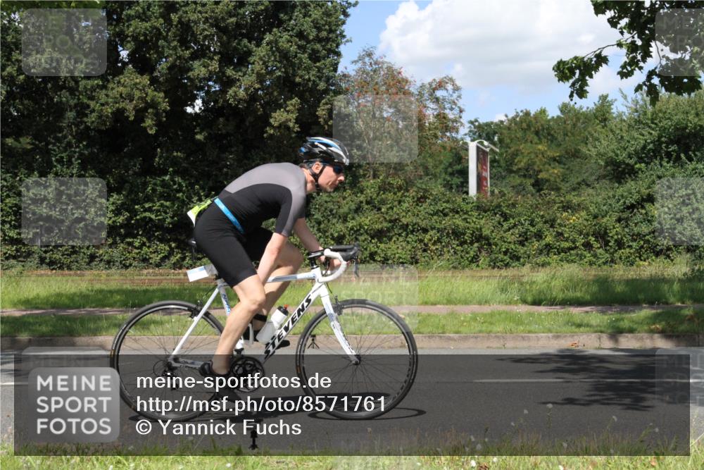 10.08.2025 - GEWOBA Citytriathlon Bremen Yannick Fuchs http://msf.ph/oto/8571761 10.08.2025 14:38:34 Radfahren 50, 51, 162, 195, 216, 295, 312 meine-sportfotos.de