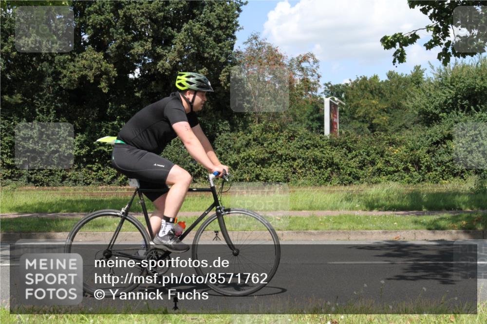 10.08.2025 - GEWOBA Citytriathlon Bremen Yannick Fuchs http://msf.ph/oto/8571762 10.08.2025 14:38:36 Radfahren 50, 51, 162, 195, 216, 238, 295, 312 meine-sportfotos.de