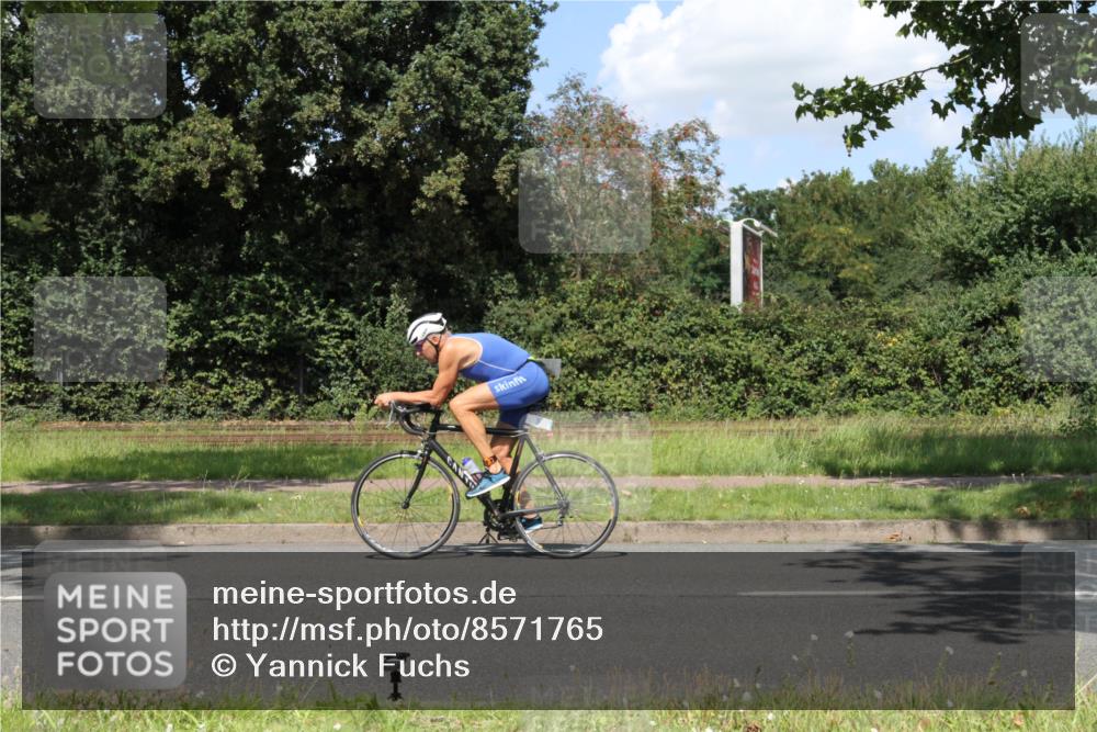 10.08.2025 - GEWOBA Citytriathlon Bremen Yannick Fuchs http://msf.ph/oto/8571765 10.08.2025 14:38:41 Radfahren 50, 51, 195, 216, 238, 312 meine-sportfotos.de