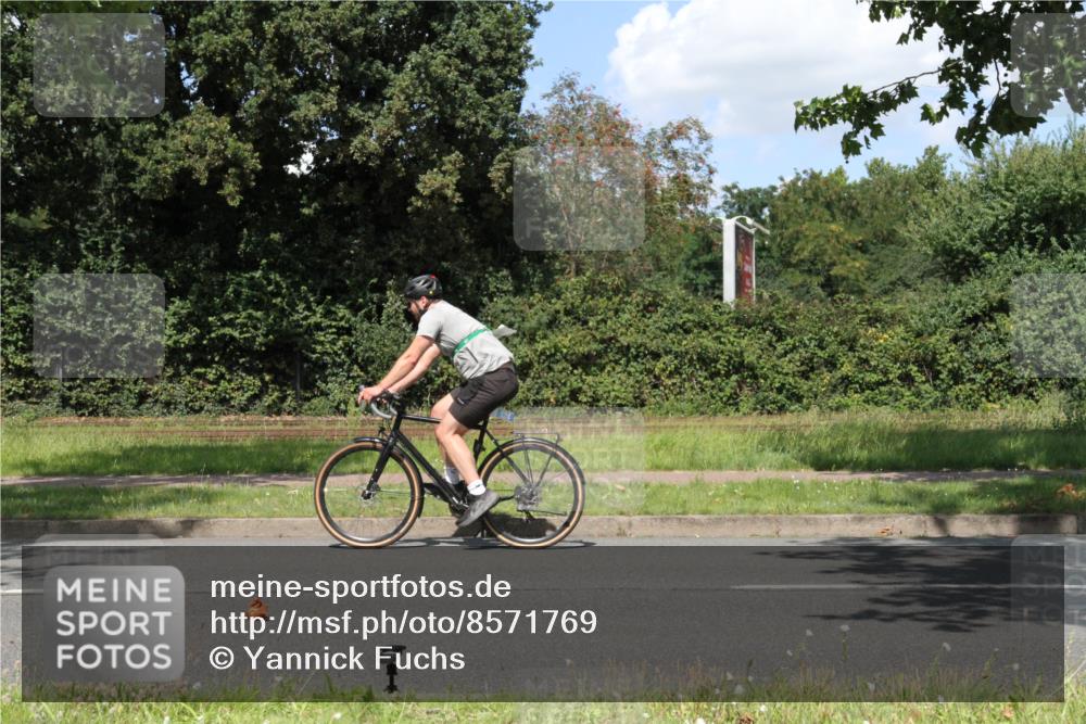 10.08.2025 - GEWOBA Citytriathlon Bremen Yannick Fuchs http://msf.ph/oto/8571769 10.08.2025 14:38:51 Radfahren 50, 100, 216, 236, 238, 312, 354 meine-sportfotos.de
