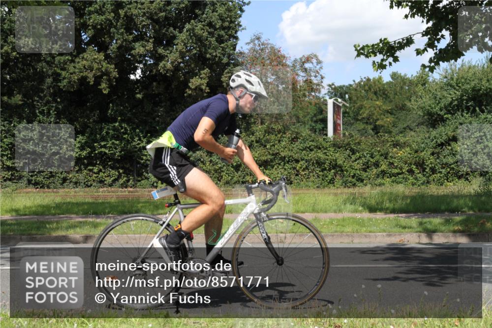10.08.2025 - GEWOBA Citytriathlon Bremen Yannick Fuchs http://msf.ph/oto/8571771 10.08.2025 14:38:56 Radfahren 100, 216, 236, 238, 354 meine-sportfotos.de