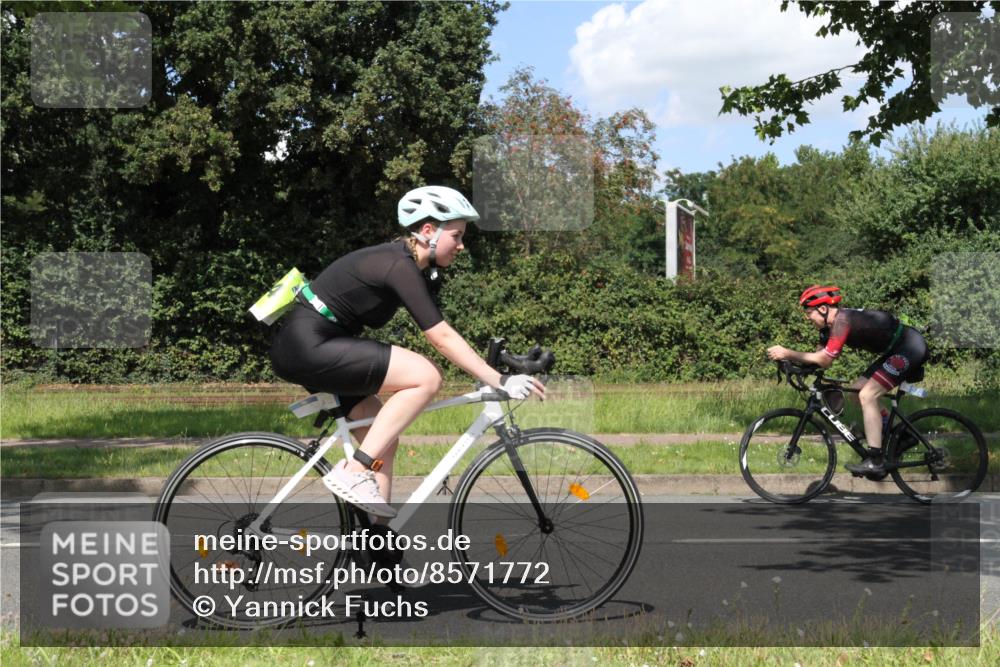 10.08.2025 - GEWOBA Citytriathlon Bremen Yannick Fuchs http://msf.ph/oto/8571772 10.08.2025 14:38:58 Radfahren 100, 216, 236, 238, 354 meine-sportfotos.de