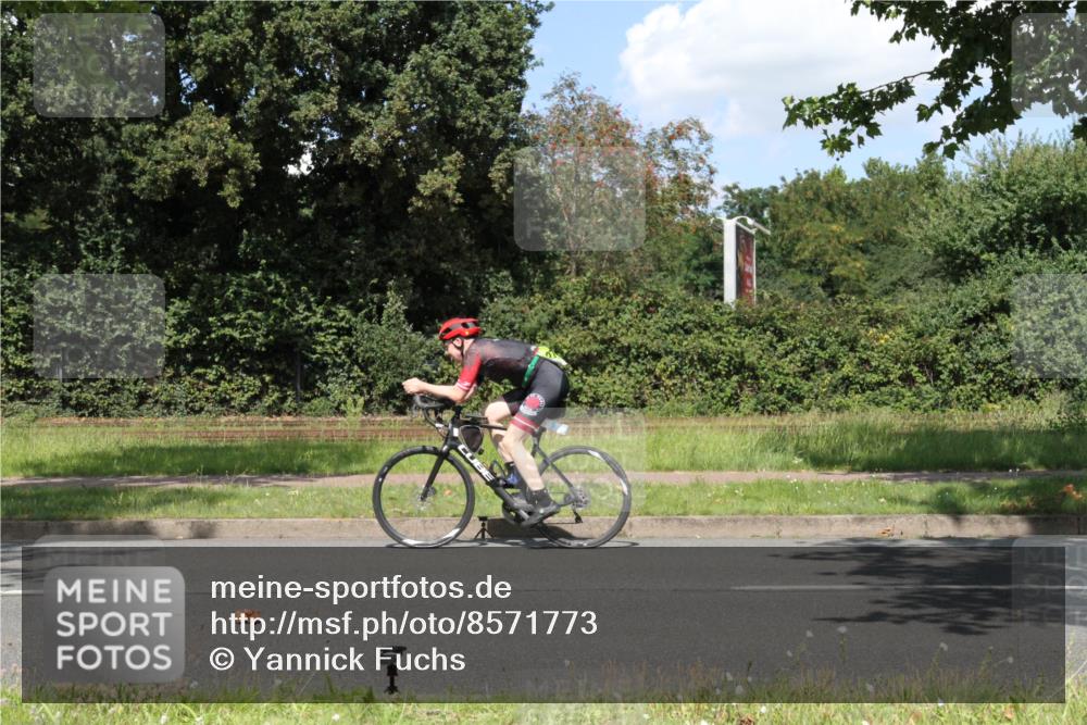 10.08.2025 - GEWOBA Citytriathlon Bremen Yannick Fuchs http://msf.ph/oto/8571773 10.08.2025 14:38:59 Radfahren 100, 236, 238, 354 meine-sportfotos.de
