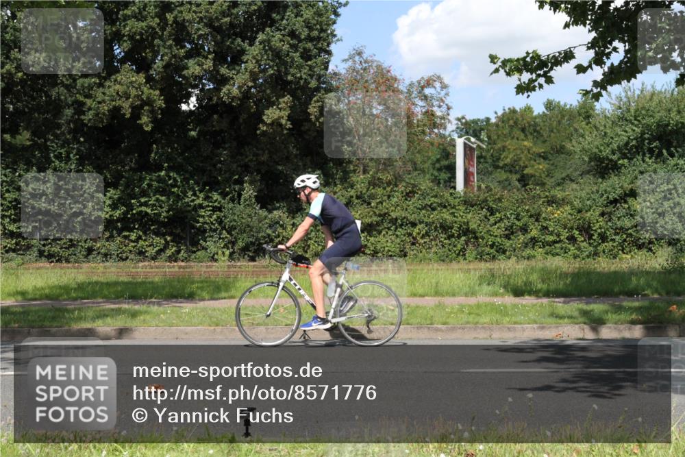 10.08.2025 - GEWOBA Citytriathlon Bremen Yannick Fuchs http://msf.ph/oto/8571776 10.08.2025 14:39:01 Radfahren 100, 236, 354 meine-sportfotos.de