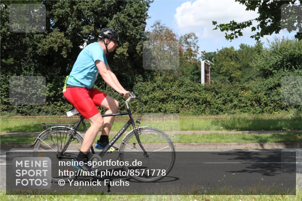 10.08.2025 - GEWOBA Citytriathlon Bremen Yannick Fuchs http://msf.ph/oto/8571778 10.08.2025 14:39:04 Radfahren 100, 130, 236, 354 meine-sportfotos.de