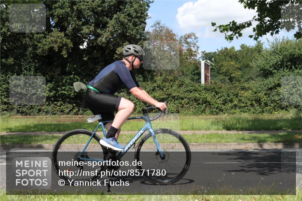 10.08.2025 - GEWOBA Citytriathlon Bremen Yannick Fuchs http://msf.ph/oto/8571780 10.08.2025 14:39:09 Radfahren 18, 100, 130, 236, 427 meine-sportfotos.de