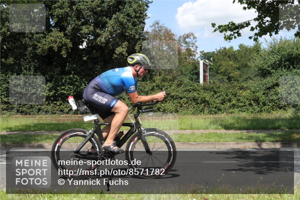 10.08.2025 - GEWOBA Citytriathlon Bremen Yannick Fuchs http://msf.ph/oto/8571782 10.08.2025 14:39:11 Radfahren 18, 100, 130, 174, 236, 283, 427 meine-sportfotos.de