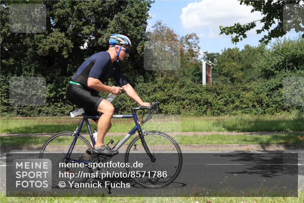10.08.2025 - GEWOBA Citytriathlon Bremen Yannick Fuchs http://msf.ph/oto/8571786 10.08.2025 14:39:17 Radfahren 18, 94, 130, 174, 281, 283, 427 meine-sportfotos.de