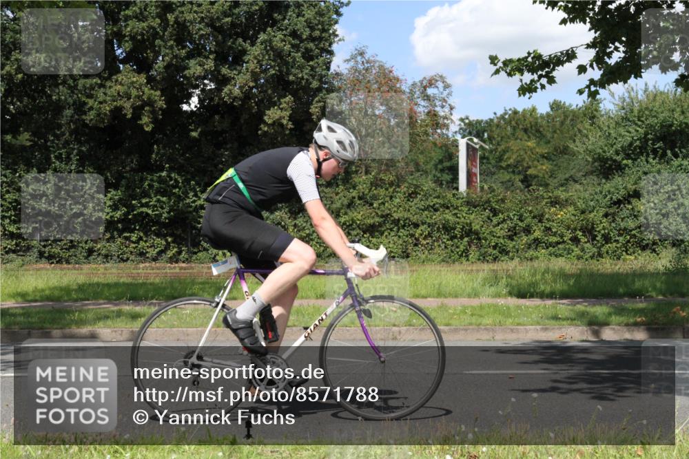 10.08.2025 - GEWOBA Citytriathlon Bremen Yannick Fuchs http://msf.ph/oto/8571788 10.08.2025 14:39:20 Radfahren 18, 84, 94, 126, 130, 174, 281, 283, 427 meine-sportfotos.de
