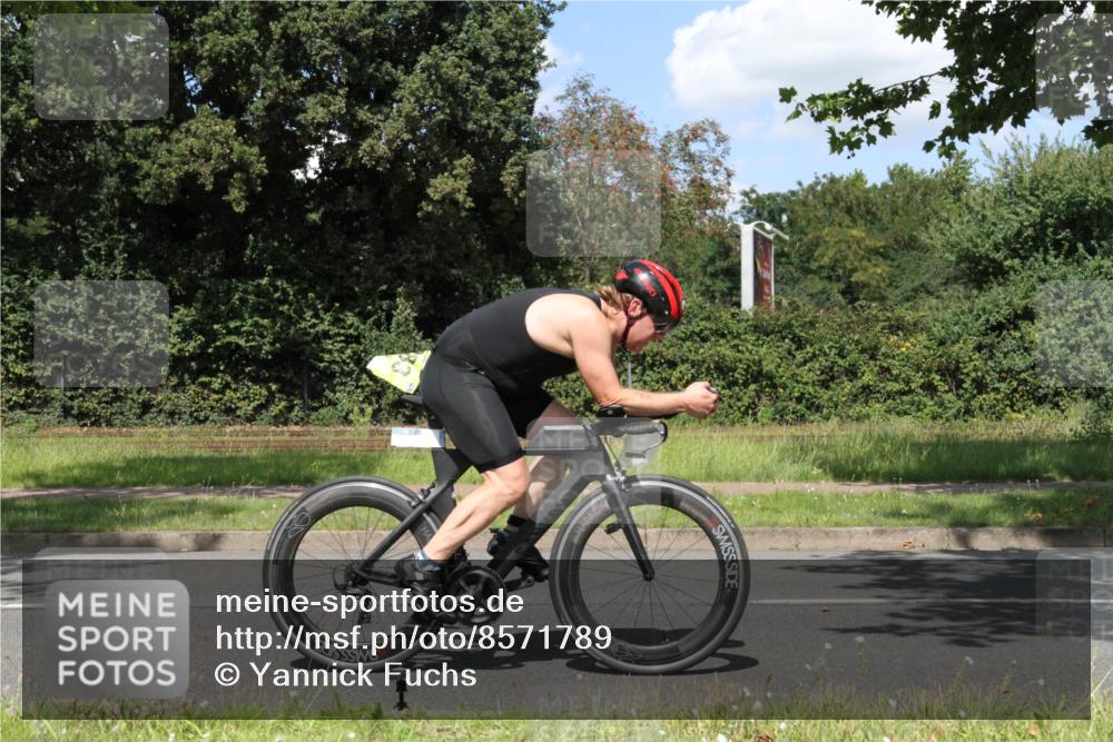 10.08.2025 - GEWOBA Citytriathlon Bremen Yannick Fuchs http://msf.ph/oto/8571789 10.08.2025 14:39:23 Radfahren 18, 84, 94, 101, 126, 130, 174, 281, 283, 334, 427 meine-sportfotos.de
