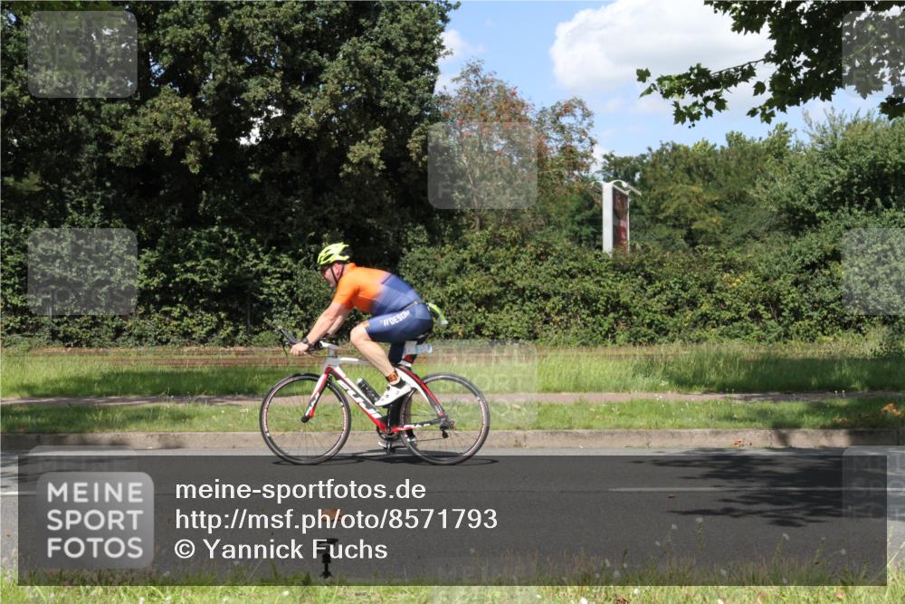 10.08.2025 - GEWOBA Citytriathlon Bremen Yannick Fuchs http://msf.ph/oto/8571793 10.08.2025 14:39:31 Radfahren 18, 84, 94, 101, 126, 174, 281, 283, 334, 427 meine-sportfotos.de