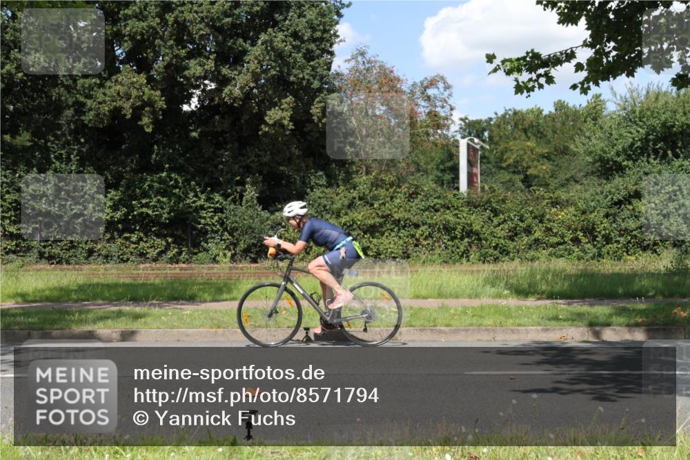 10.08.2025 - GEWOBA Citytriathlon Bremen Yannick Fuchs http://msf.ph/oto/8571794 10.08.2025 14:39:32 Radfahren 18, 84, 90, 94, 101, 126, 174, 281, 283, 334 meine-sportfotos.de
