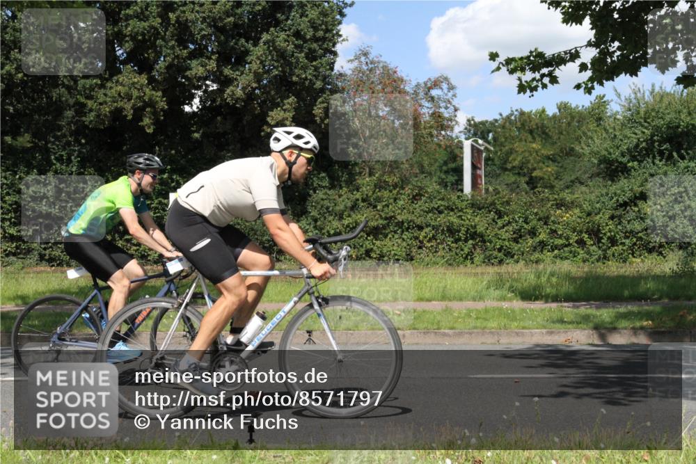 10.08.2025 - GEWOBA Citytriathlon Bremen Yannick Fuchs http://msf.ph/oto/8571797 10.08.2025 14:39:35 Radfahren 84, 90, 94, 101, 126, 174, 215, 281, 283, 334 meine-sportfotos.de