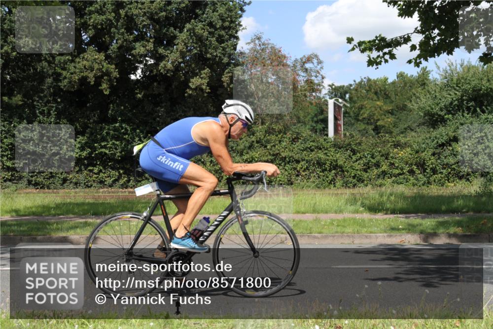 10.08.2025 - GEWOBA Citytriathlon Bremen Yannick Fuchs http://msf.ph/oto/8571800 10.08.2025 14:39:37 Radfahren 80, 84, 90, 94, 101, 124, 126, 215, 281, 334 meine-sportfotos.de