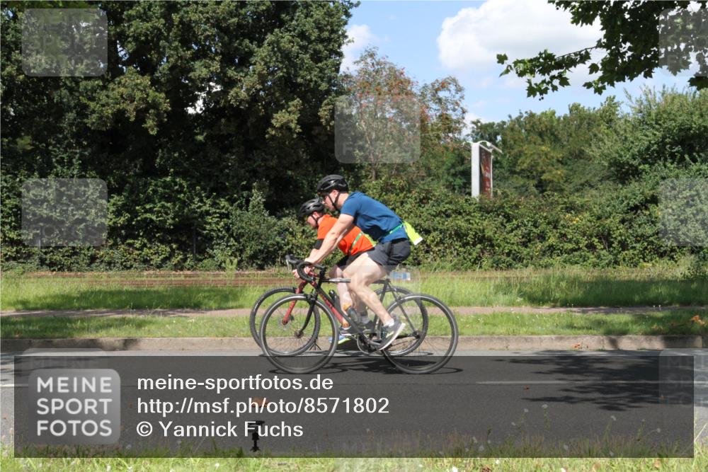 10.08.2025 - GEWOBA Citytriathlon Bremen Yannick Fuchs http://msf.ph/oto/8571802 10.08.2025 14:39:40 Radfahren 80, 84, 90, 94, 101, 124, 126, 215, 217, 334 meine-sportfotos.de
