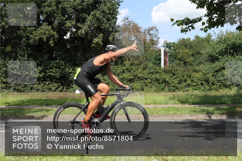 10.08.2025 - GEWOBA Citytriathlon Bremen Yannick Fuchs http://msf.ph/oto/8571804 10.08.2025 14:39:46 Radfahren 80, 90, 101, 124, 215, 217, 274, 334 meine-sportfotos.de