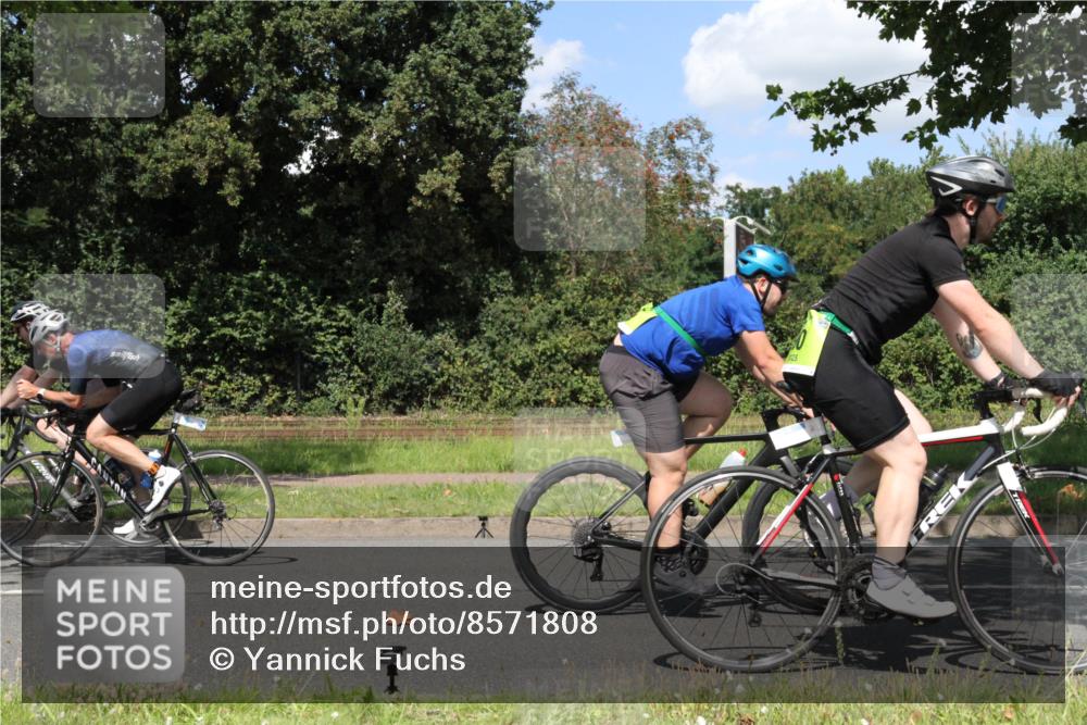 10.08.2025 - GEWOBA Citytriathlon Bremen Yannick Fuchs http://msf.ph/oto/8571808 10.08.2025 14:39:50 Radfahren 52, 69, 80, 90, 124, 139, 215, 217, 274 meine-sportfotos.de