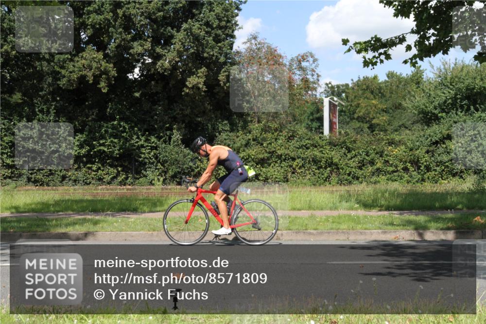 10.08.2025 - GEWOBA Citytriathlon Bremen Yannick Fuchs http://msf.ph/oto/8571809 10.08.2025 14:39:51 Radfahren 52, 69, 80, 90, 124, 139, 215, 217, 274 meine-sportfotos.de