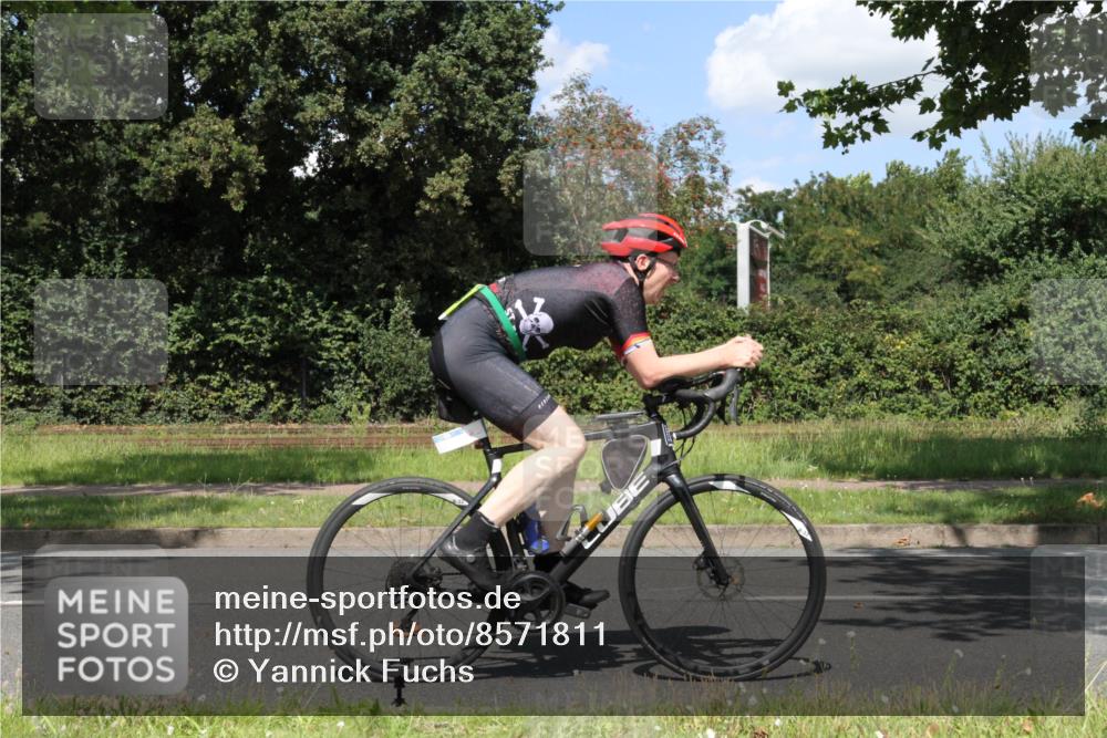 10.08.2025 - GEWOBA Citytriathlon Bremen Yannick Fuchs http://msf.ph/oto/8571811 10.08.2025 14:39:59 Radfahren 52, 59, 69, 80, 124, 139, 215, 217, 225, 274 meine-sportfotos.de