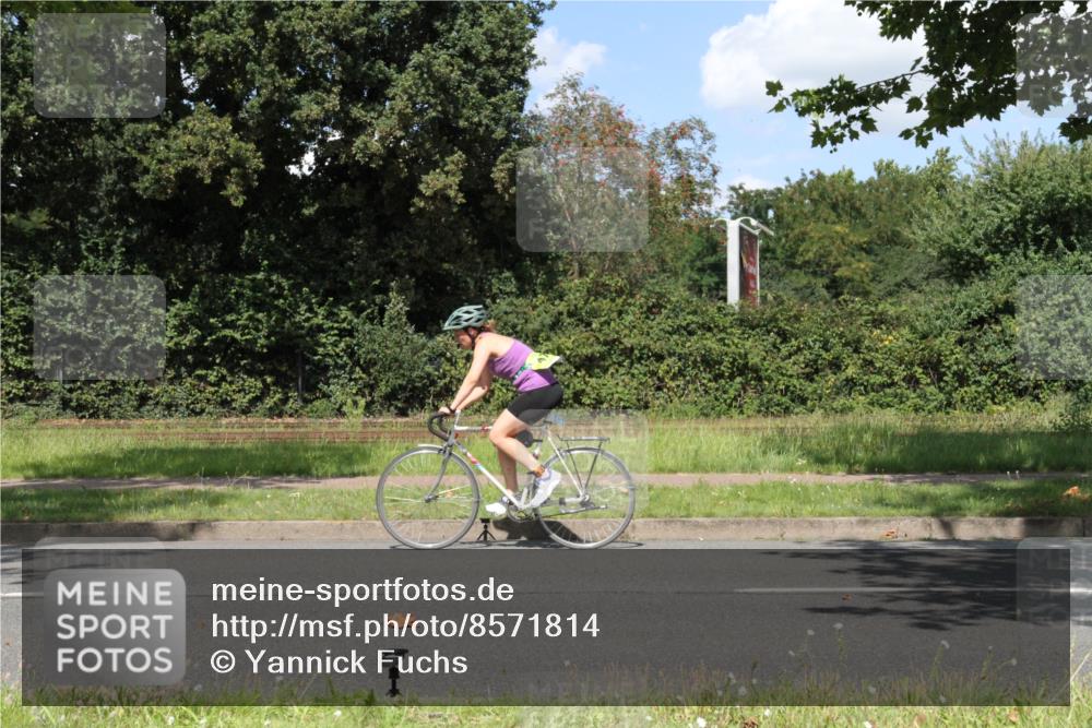 10.08.2025 - GEWOBA Citytriathlon Bremen Yannick Fuchs http://msf.ph/oto/8571814 10.08.2025 14:40:02 Radfahren 52, 59, 69, 124, 139, 217, 225, 274 meine-sportfotos.de