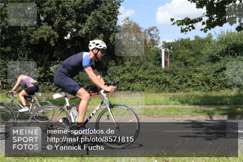 10.08.2025 - GEWOBA Citytriathlon Bremen Yannick Fuchs http://msf.ph/oto/8571815 10.08.2025 14:40:02 Radfahren 52, 59, 69, 124, 139, 217, 225, 274 meine-sportfotos.de